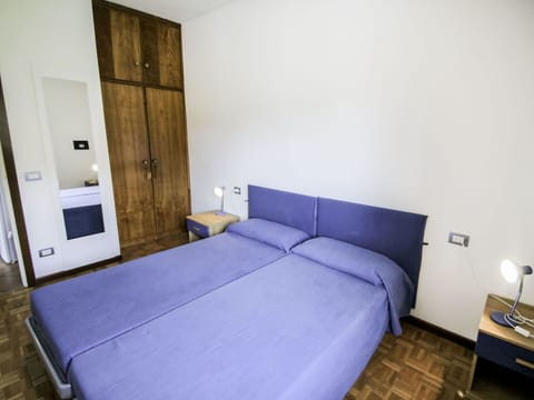 Furniture, Building, Comfort, Bed Frame, Wood, House, Pillow, Bed, Lamp