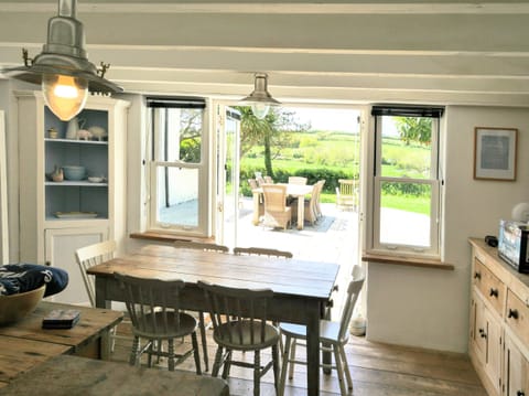 Cottage | Interior