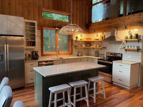Newly Renovated Open Plan Kitchen