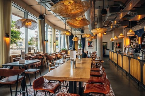 Breakfast, lunch and dinner served