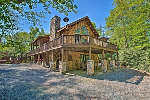 Long Pond Vacation Rental | 5BR | 2.5BA | Stairs Required | 2,255 Sq Ft