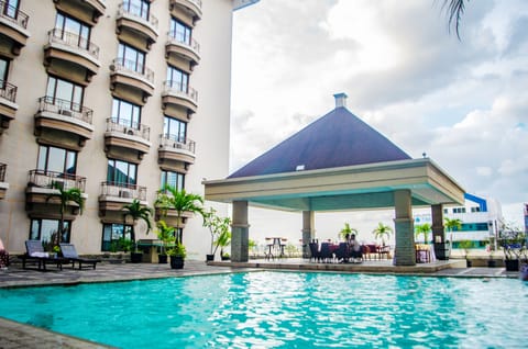 Outdoor pool, sun loungers