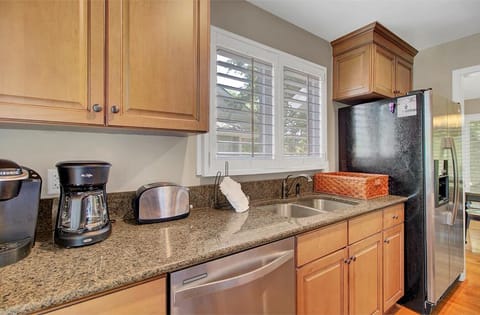Kitchen area w/Keurig & Drip Coffee Maker