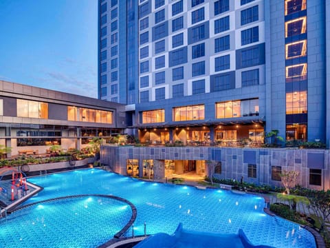 2 outdoor pools, open 6:00 AM to 7:00 PM, sun loungers