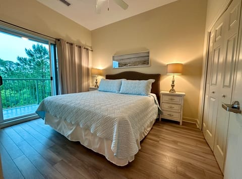 Main Bedroom King Size Bed