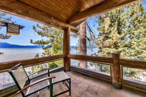 Corner unit lakeviews from the primary bedroom's private balcony never get old.
