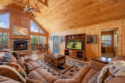 Cabin, 3 Bedrooms | Living area | Smart TV
