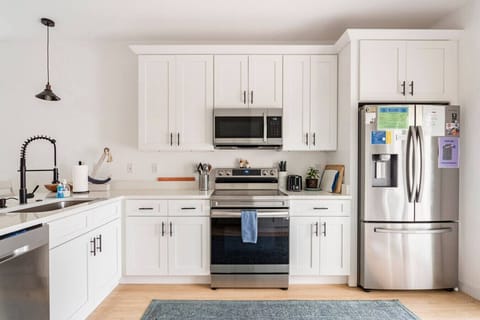 Amazing kitchen with high-end appliances to cook for the whole family