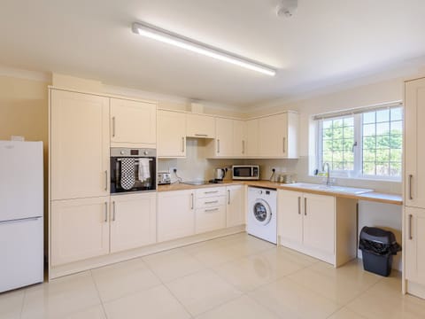 Kitchen/diner | 1 Dawson Park - Dawson Holiday Homes, Mablethorpe