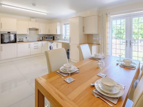 Kitchen/diner | 1 Dawson Park - Dawson Holiday Homes, Mablethorpe