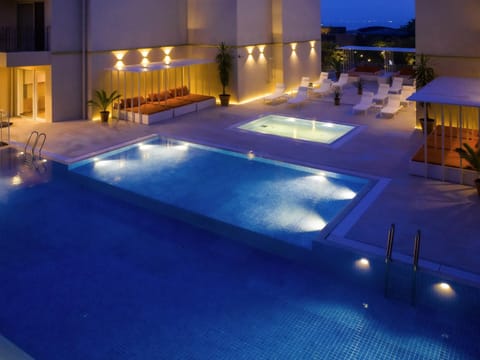Seasonal outdoor pool, cabanas (surcharge), sun loungers