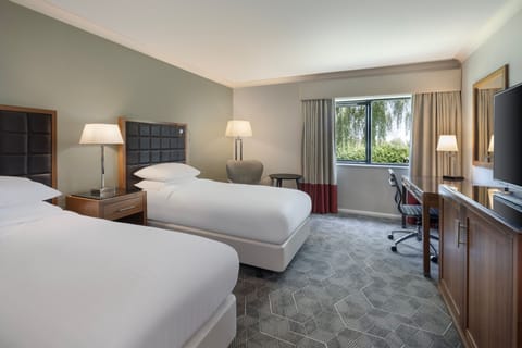 Deluxe Room, 2 Twin Beds | Premium bedding, down comforters, Select Comfort beds, in-room safe
