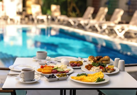 Breakfast, lunch and dinner served