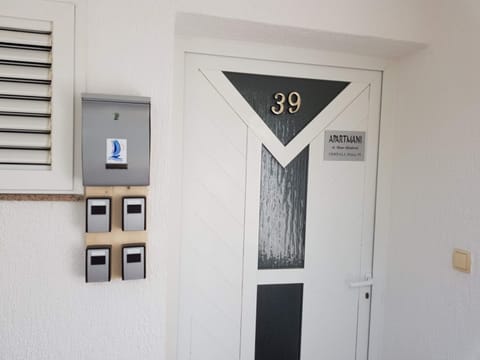 Apartment, 1 Bedroom, Accessible, Smoking | Property entrance
