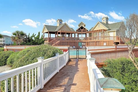 Beach Club and Pool at Oak Island