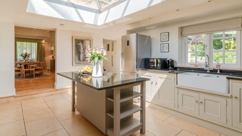 Kitchen, Colebrook Cottage, Bolthole Retreats