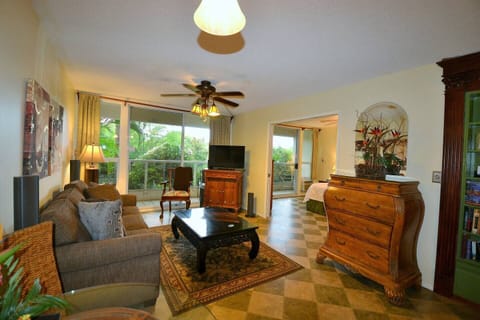 Large open one bedroom\two bath condo with a double balcony