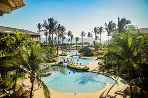 4 outdoor pools, pool umbrellas