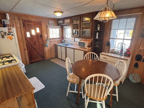 Dining area with seating for 4