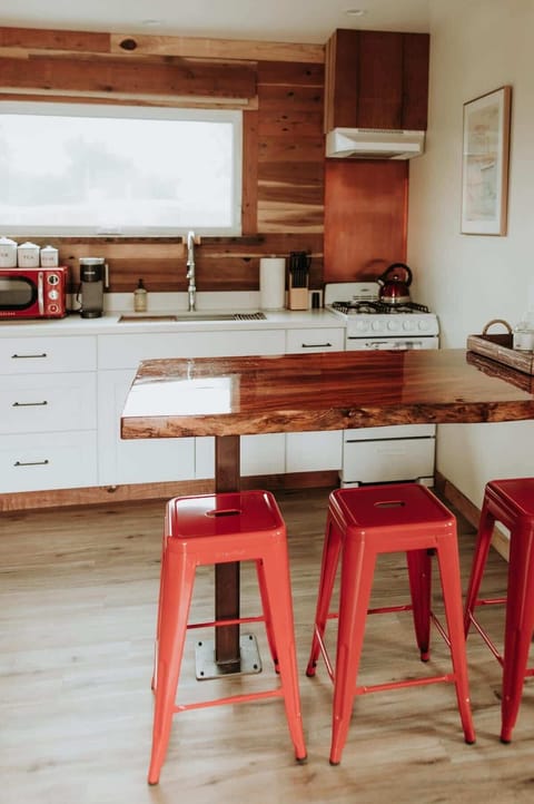 3-Person kitchen bar