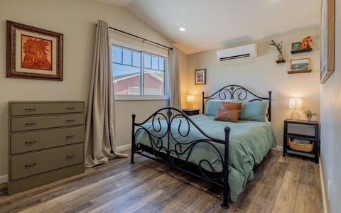 Welcome to Downtown Casita! This charming small home is the perfect base for you to explore Cody, Yellowstone and beyond