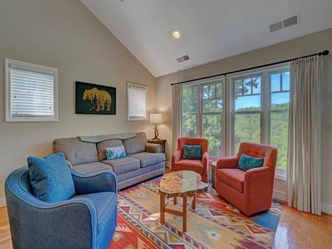 Living Room--- Modern and Inviting