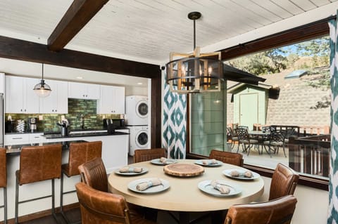 Dining area seating for 6 adjacent to kitchen (main level)