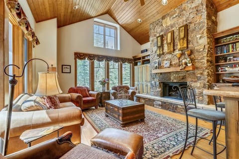 Living Area - Shock Hill Retreat - Breckenridge Vacation Rental