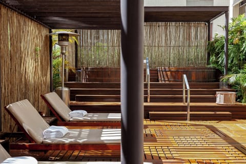 Couples treatment rooms, sauna, body treatments, aromatherapy