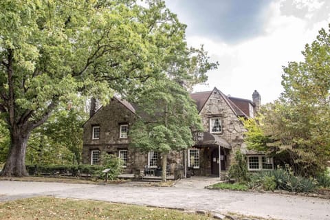 Greeter Falls Lodge Cottage #6 (2584)