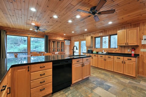 Room, Multiple Beds, Balcony | Private kitchen | Fridge, microwave, oven, stovetop