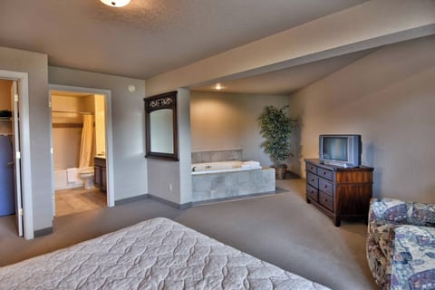 Condo, 1 Queen Bed with Sofa bed, Jetted Tub | 1 bedroom