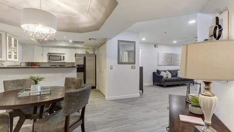 Studio (2 Bedrooms) | Interior