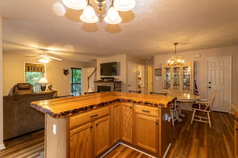 All BRMR homes offer well stocked kitchens with all utensils needed to cook meals.