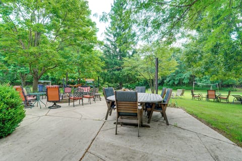 Adrian Vacation Rental | 3BR | 2BA | 2,200 Sq Ft