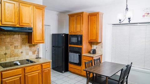 Full size kitchen with oven, microwave, and stovetop! Cook all you want! 