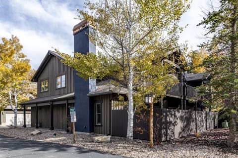 End unit in a quiet, sought after neighborhood