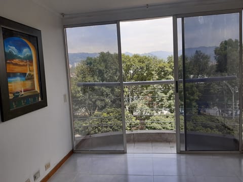 Apartment, 2 Bedrooms, Accessible, Balcony | Dining room