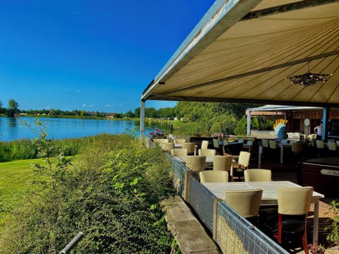 Mobile Home, 2 Bedrooms, Balcony, Garden View | Outdoor dining