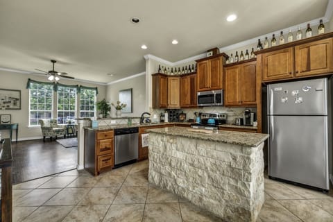 Great Kitchen opening to living room