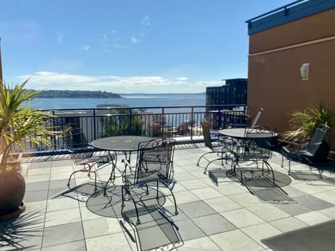 7th Floor common balcony (Shared)