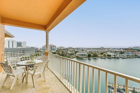 Clearwater Beach Vacation Rental | 3BR | 2BA | 1,824 Sq Ft | Elevator Access
