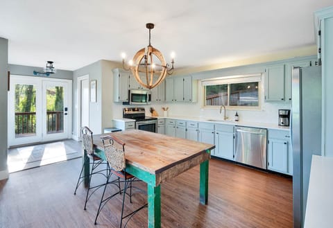 Upon entry enjoy this newly updated kitchen.