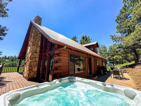 Private 8-seater hot tub on back patio