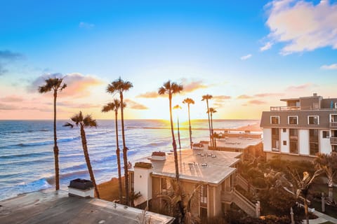 Breathtaking, panoramic ocean views from this prime 3rd-floor front corner location.