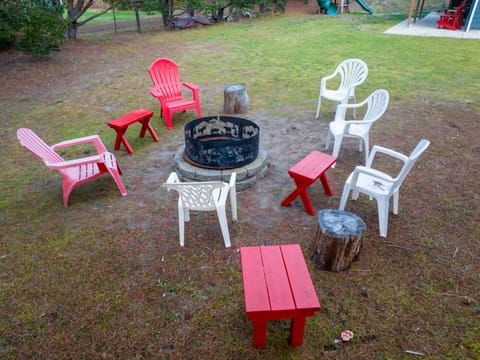 Lots of seating by the firepit