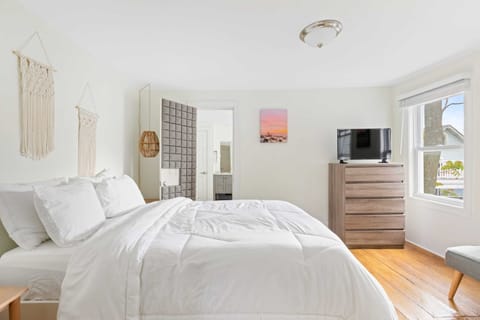 Queen Bed