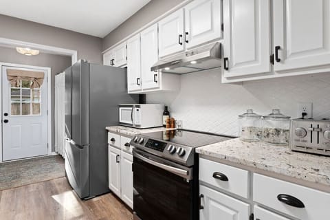 Plenty of cookware and dishes to provide everything you need for preparing meals for 10