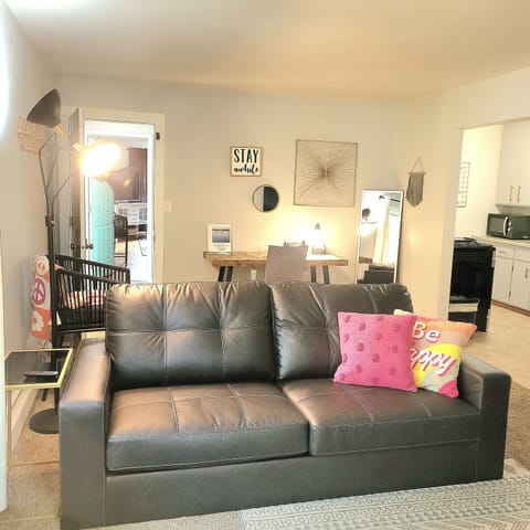 1 bedroom Apartment with full kitchen.