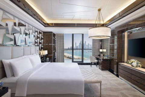Royal Suite, Balcony, Sea View | Minibar, in-room safe, desk, laptop workspace
